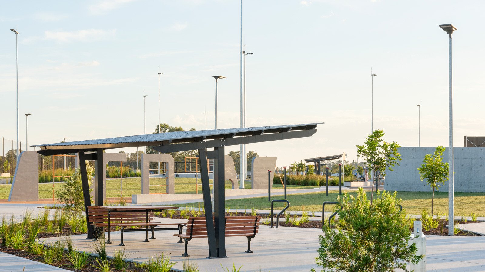 PI Akora Cantilever Shelter 003