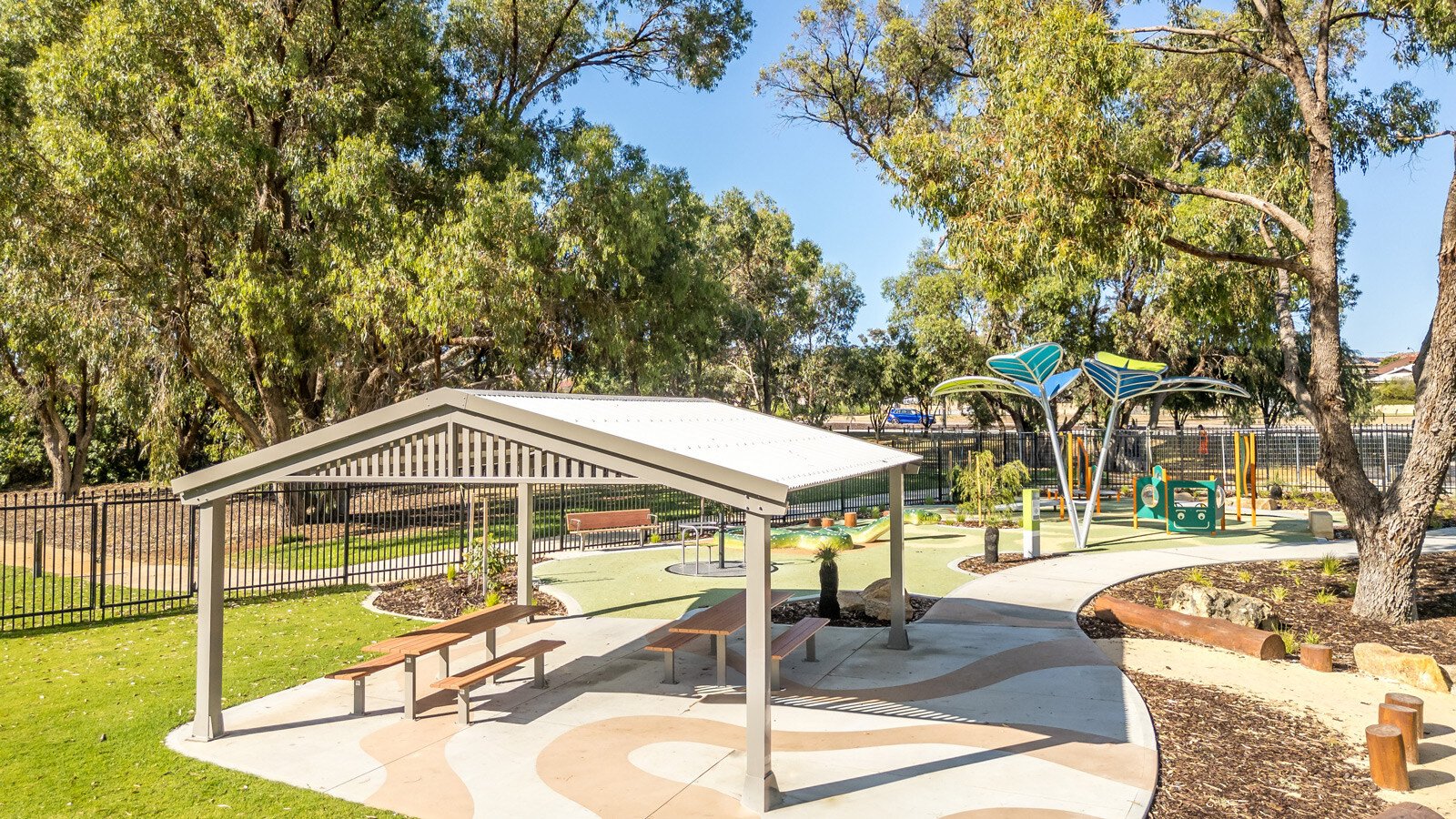 PI Vista 4 Post Shelter 001