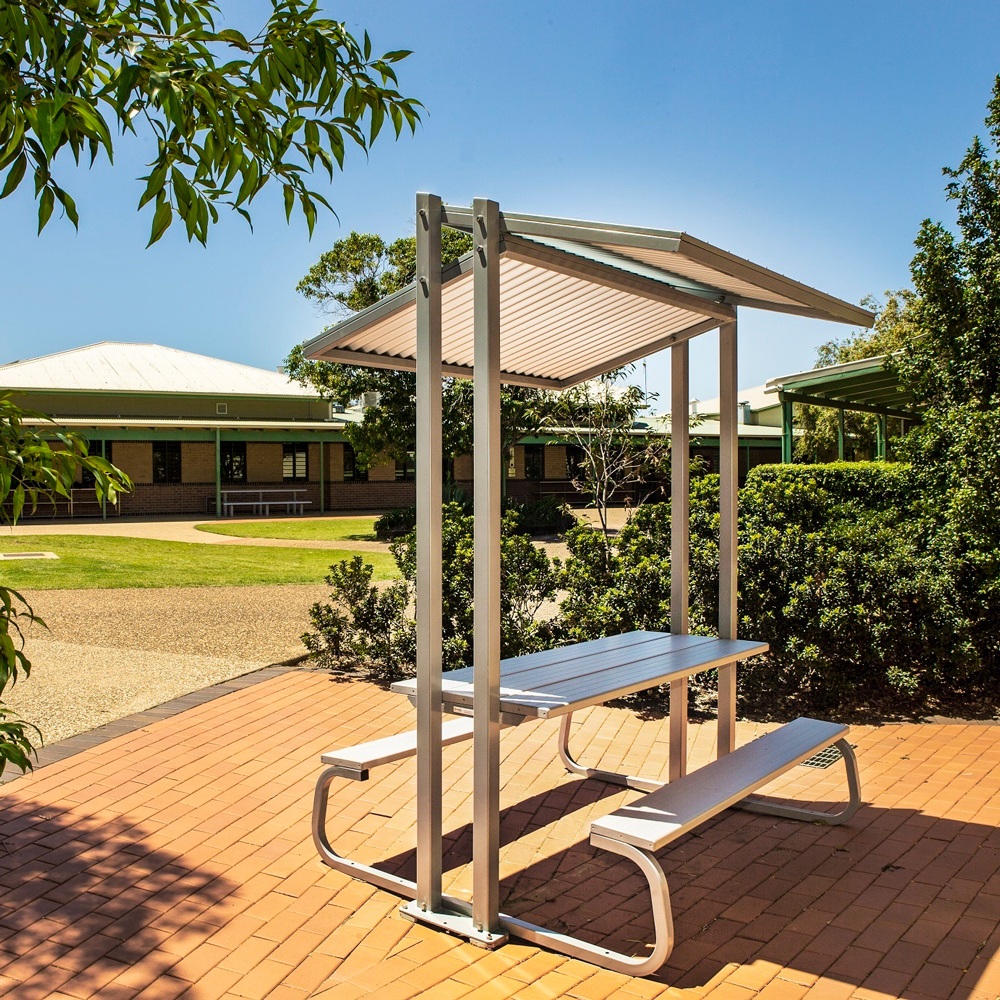 PI-Metro-Table-&-Shelter-001