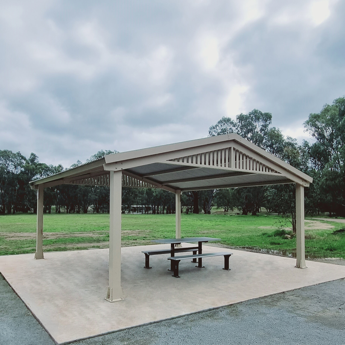 PI-Vista-4-Post-Shelter-005