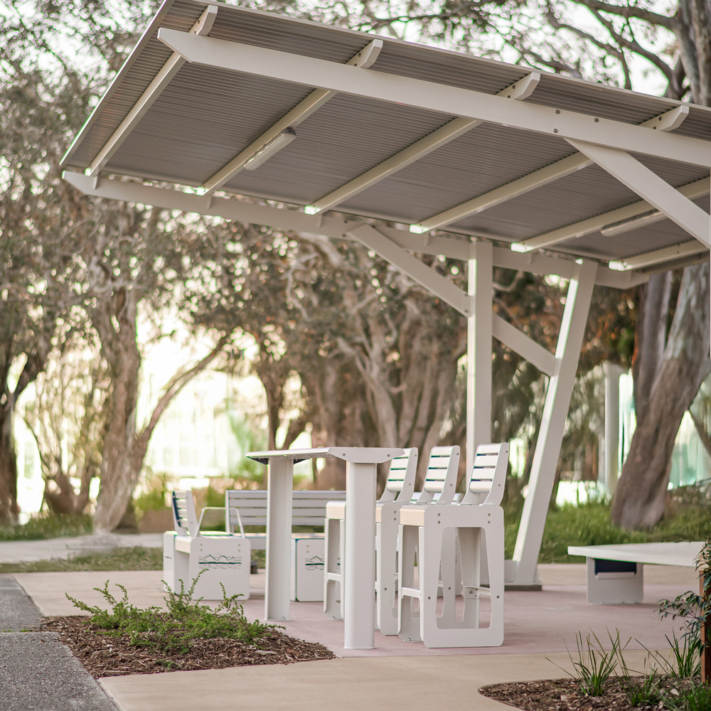 PI-Hyve-Bar-Table-002